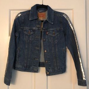 NWT!!! LEVI STRAUSS Jean Jacket!! 💗